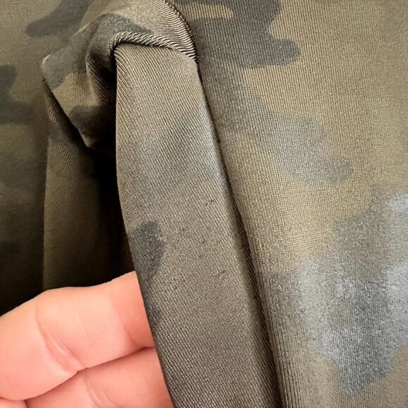 Spanx Faux Leather Women's‎ S Matte Green Camo Power Waistband - Picture 8 of 10